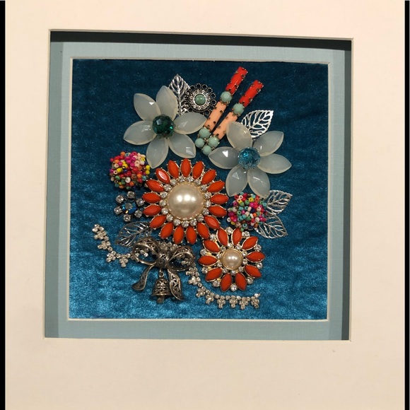 FRAMED JEWELRY ART COLLAGE IN WHITE FRAME. HANDMADE UNIQUE OOAK GIFT 🎁 IDEA - Picture 3 of 10